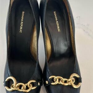Banana Republic Black and Gold Women's Shoes